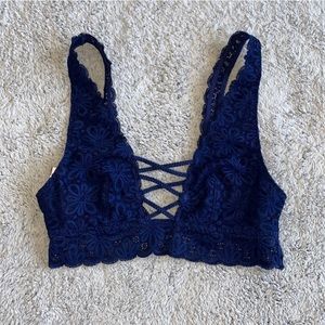 🪞 nwt VS cross front crop top bralette crochet top